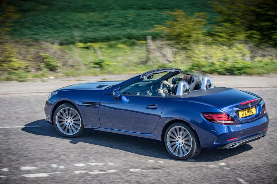  Mercedes-Benz SLC300 AMG Line 2016 года  (UK) (фото 7 из 25)